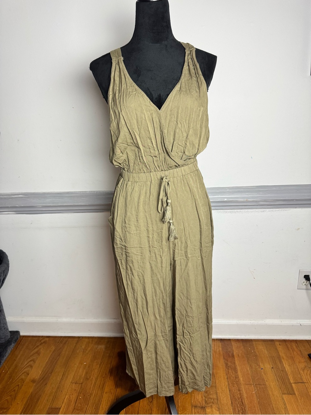 American Eagle Outfitters Olive Green Sleeveless V-Neck Jumpsuit
